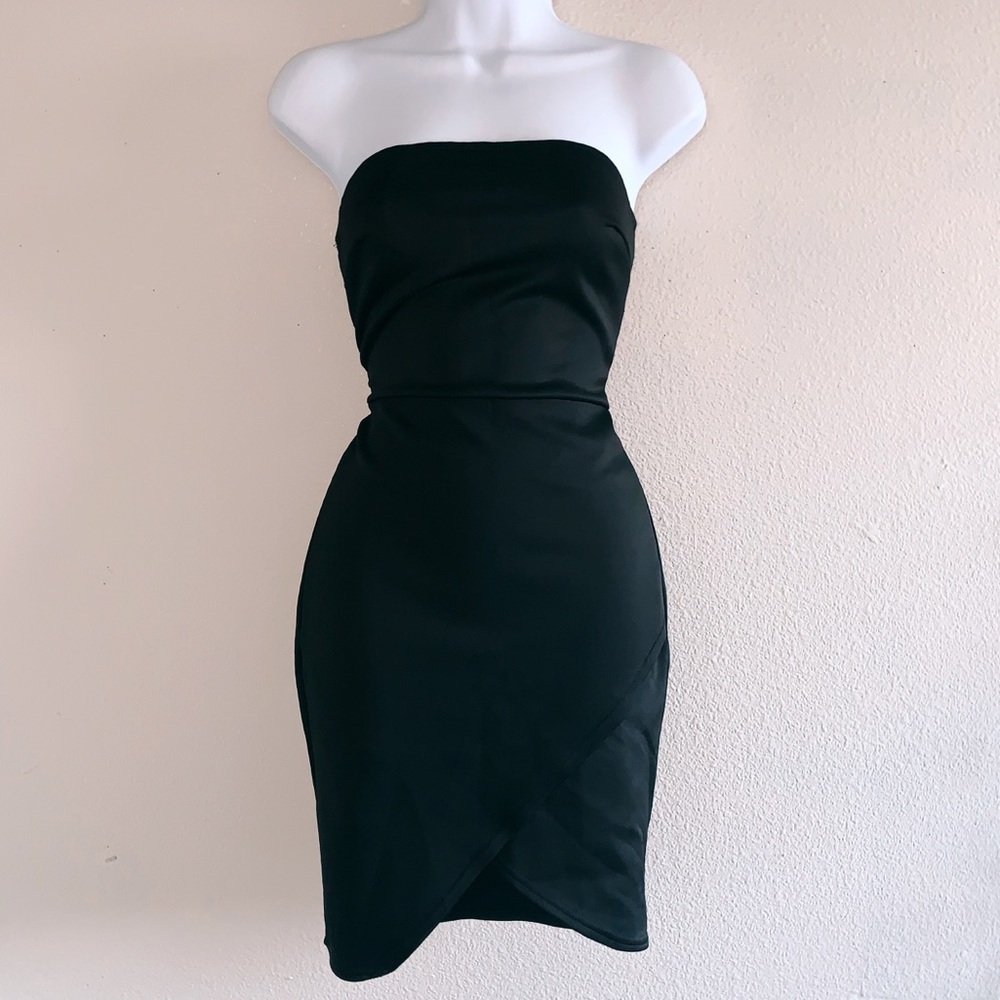 ✨ NWT Club L Little Black Strapless Mini Dress